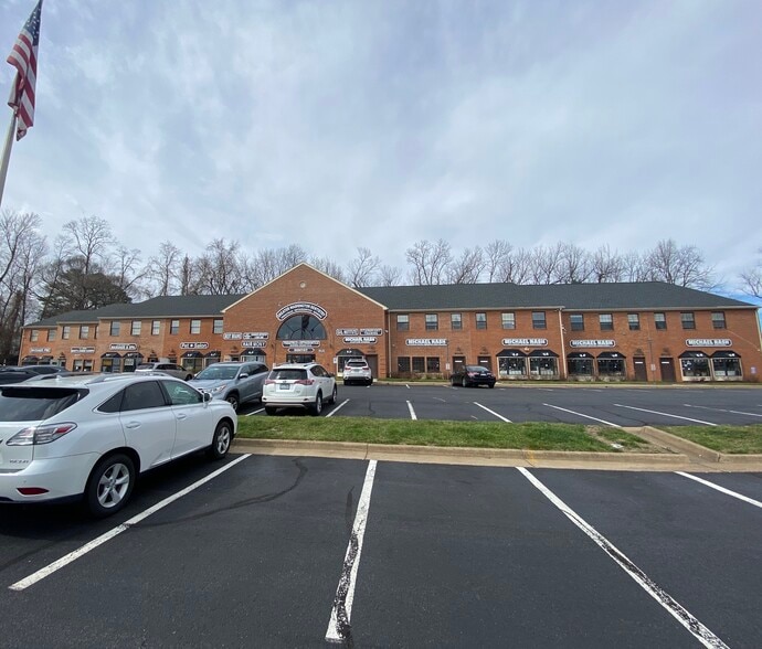 8622 Lee Hwy, Fairfax, VA for sale - Building Photo - Image 3 of 10