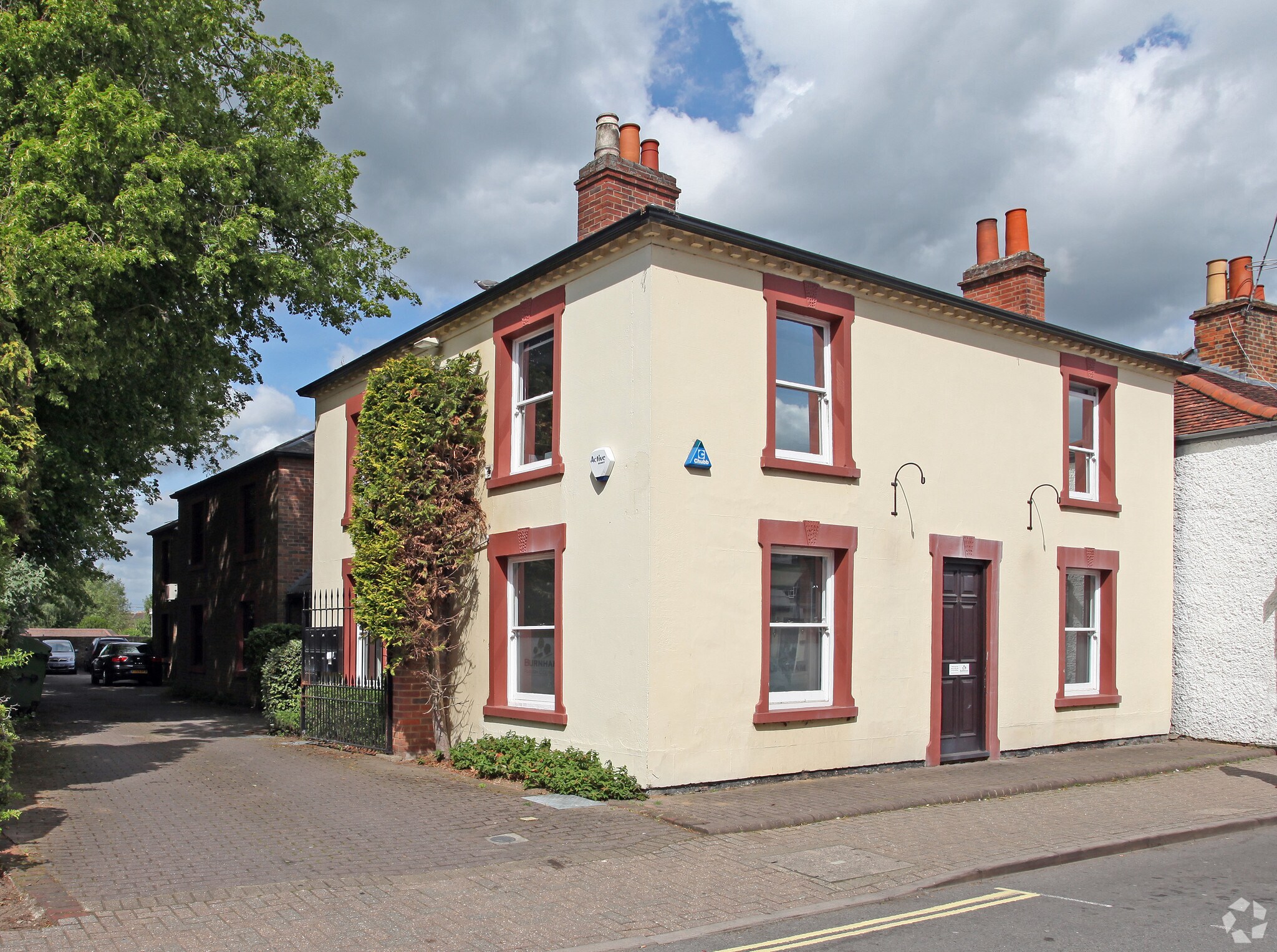 111 High St, Burnham for sale Primary Photo- Image 1 of 1