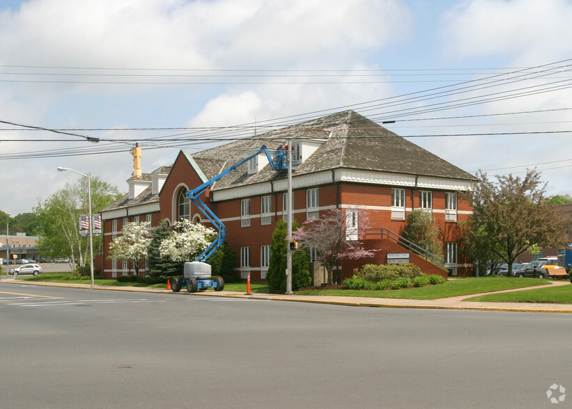 10 N Main St, Bristol, CT for rent - Building Photo - Image 3 of 6