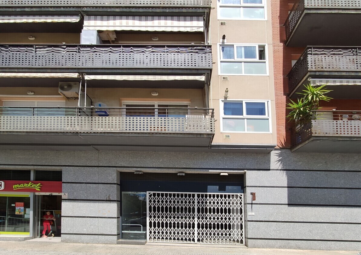 Retail in Terrassa, Barcelona to rent Primary Photo- Image 1 of 3