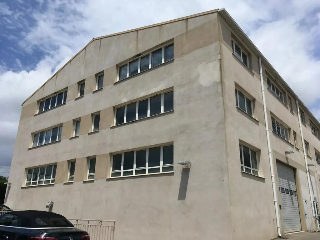 Location Bureaux 64 m² - Photo 1