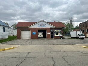 215 Main, Sheridan, IN for rent Building Photo- Image 1 of 2