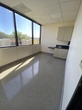 2067 W Vista Way, Vista, CA to rent Interior Photo- Image 2 of 10