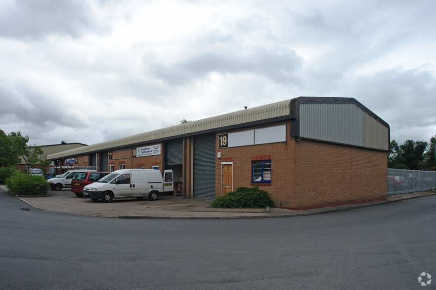 Sanders Rd, Bromsgrove to rent - Primary Photo - Image 1 of 3