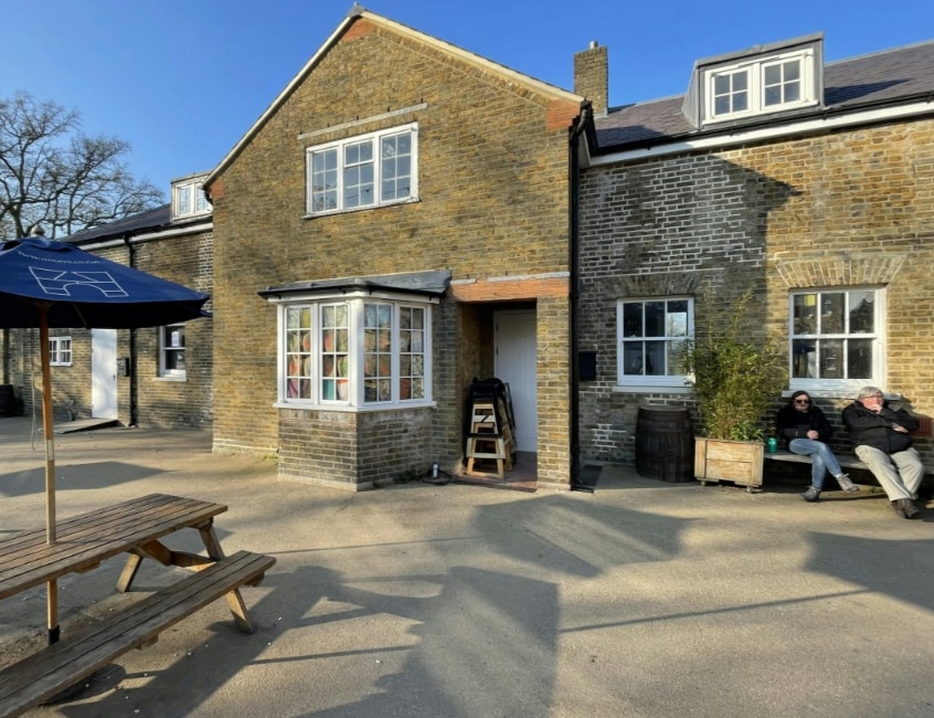 Homestead Cottages, Beckenham to rent Building Photo- Image 1 of 6