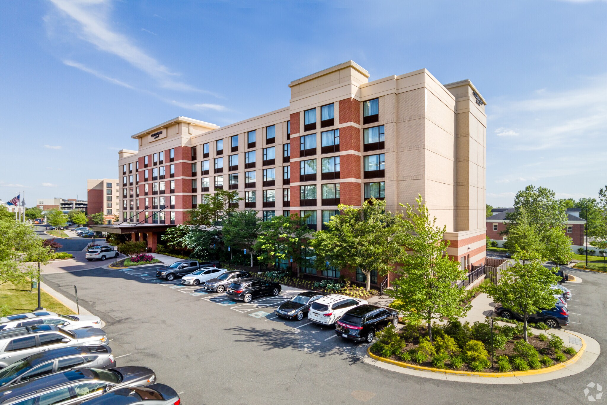 13715 Sayward Blvd, Herndon, VA for sale Primary Photo- Image 1 of 1