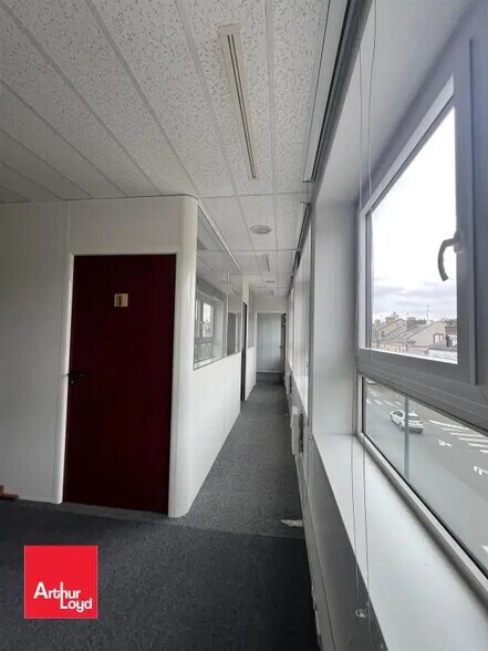 Office in Chartres to rent - Building Photo - Image 3 of 4