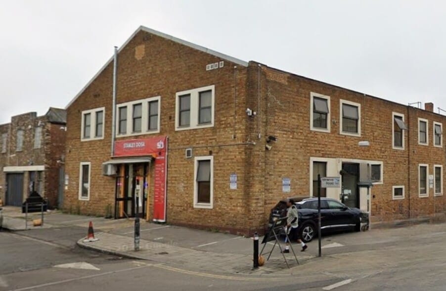 112-114 North Acton Rd, London to rent - Building Photo - Image 2 of 4