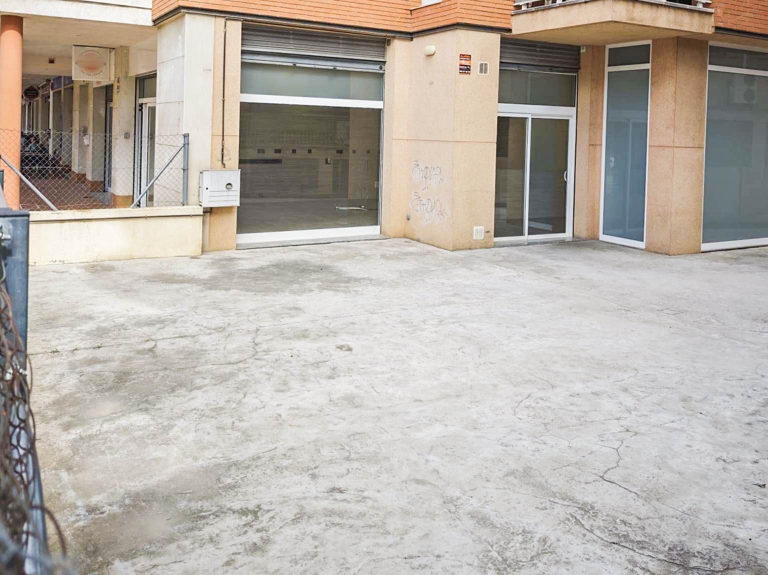 Retail in Olesa de Montserrat, Barcelona to rent Building Photo- Image 1 of 8