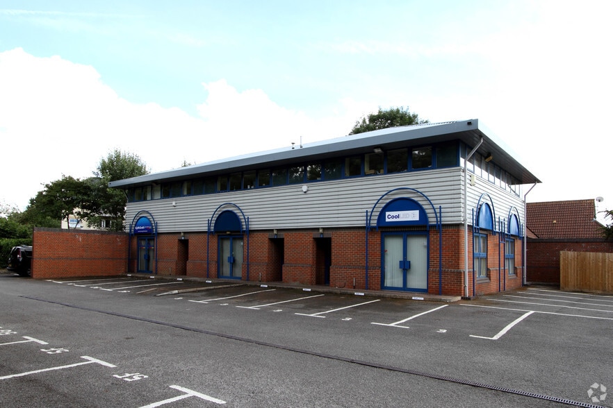 1-3 River Way, Andover to rent - Primary Photo - Image 1 of 5