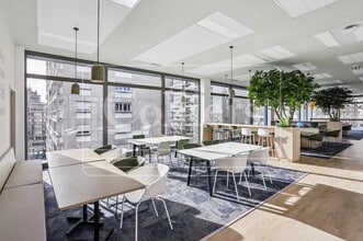 Office in Villeurbanne to rent Interior Photo- Image 1 of 29