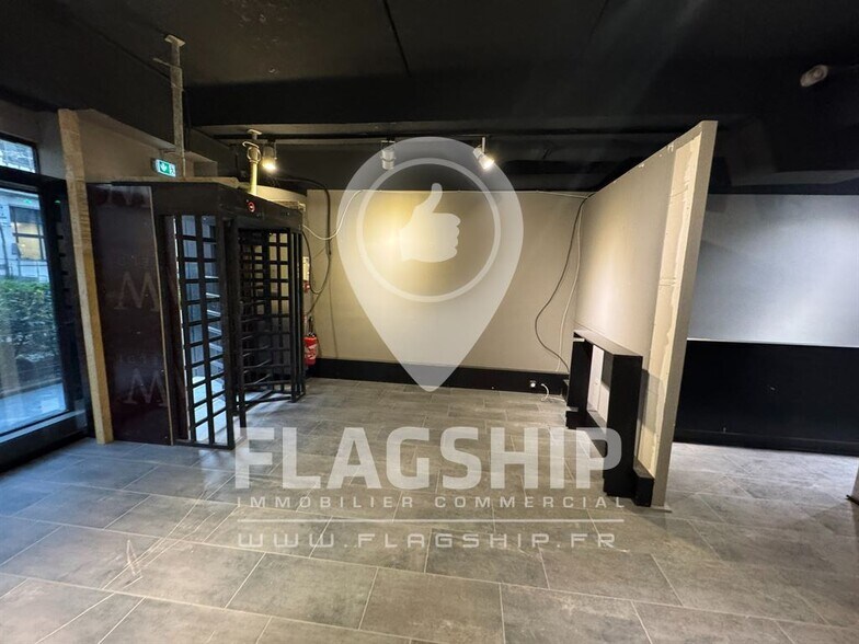 Retail in Paris to rent - Interior Photo - Image 1 of 9
