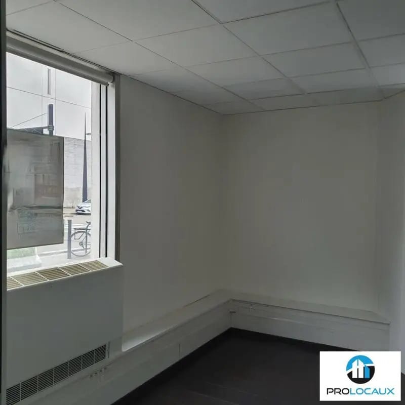 Location Bureaux 50 m² - Photo 1