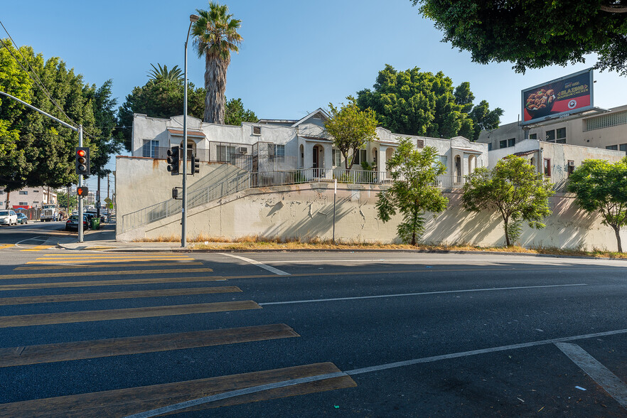 272 S Burlington Ave, Los Angeles, CA for sale - Building Photo - Image 3 of 27