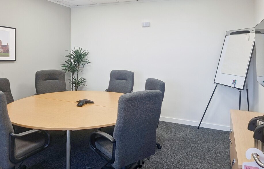 Station Rd, Harpenden to rent - Interior Photo - Image 2 of 4