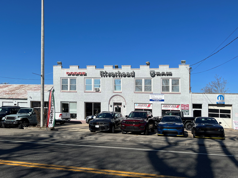 642 W Main St, Riverhead, NY for rent - Building Photo - Image 1 of 25