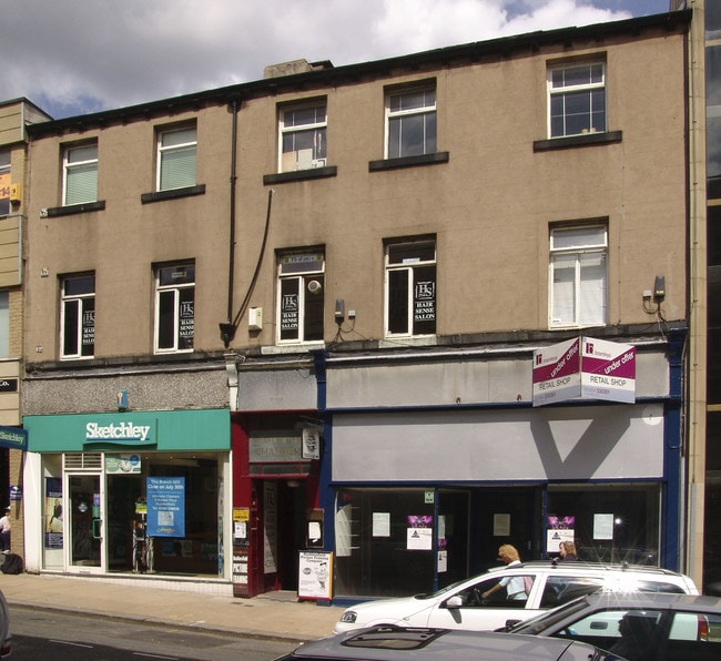 More details for 16-18 Cloth Hall St, Huddersfield - Office / Retail to Rent