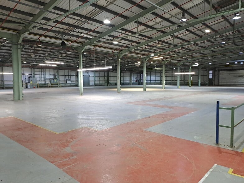 Abenbury Way, Wrexham to rent - Building Photo - Image 2 of 9