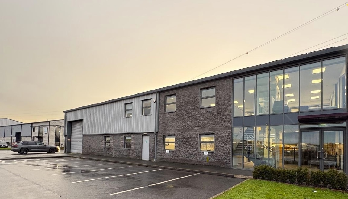 2A Carrakeel Dr, Londonderry to rent Building Photo- Image 1 of 3