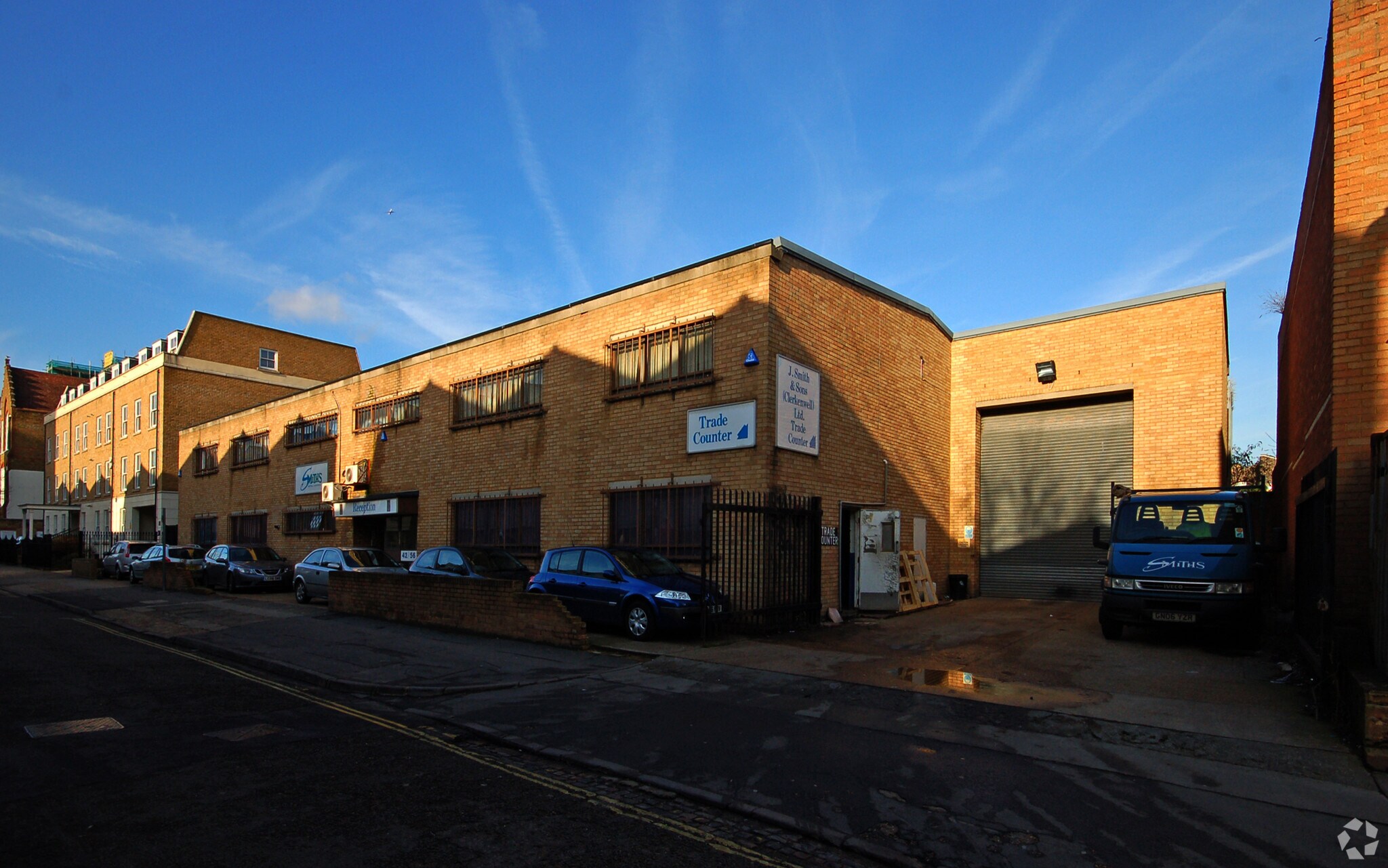 42-56 Tottenham Rd, London for sale Primary Photo- Image 1 of 1