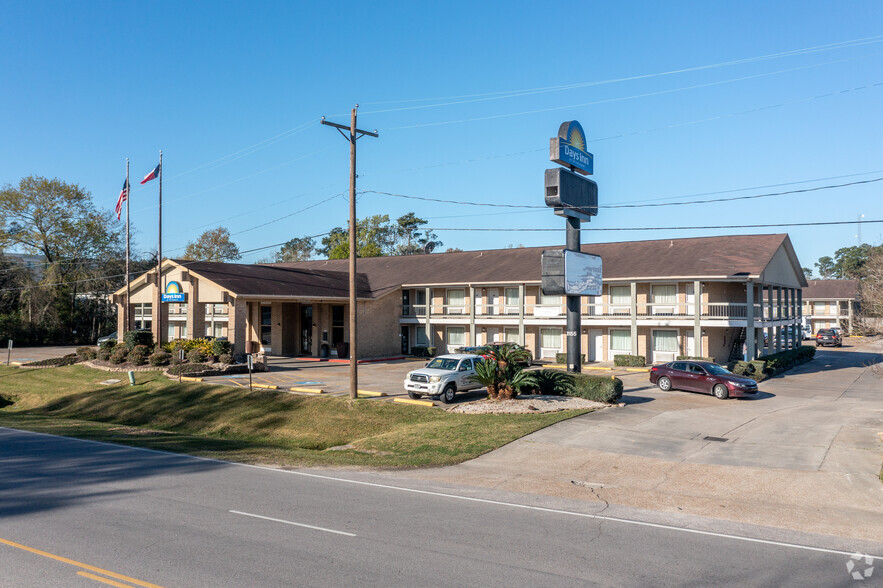 2155 N 11th St, Beaumont, TX for sale - Building Photo - Image 1 of 1