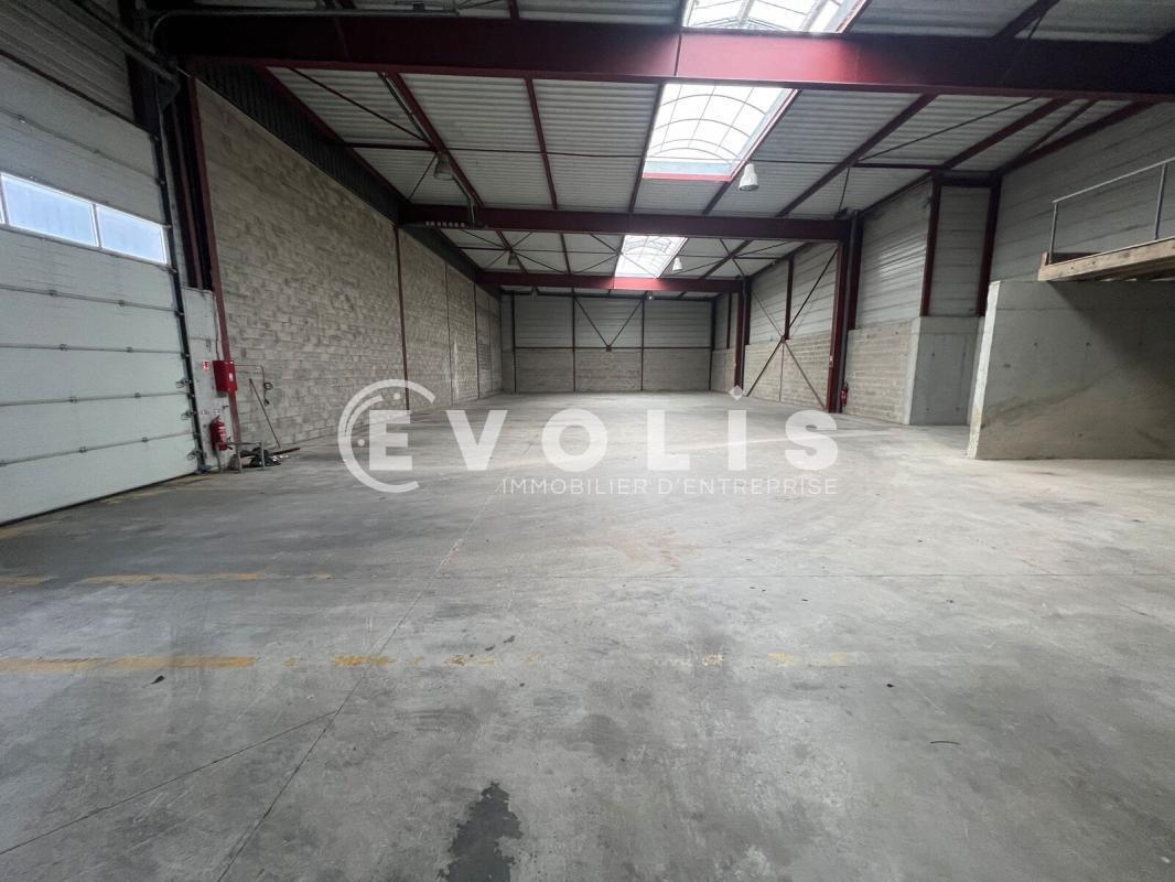 Light Industrial in Cesson to rent Interior Photo- Image 1 of 5