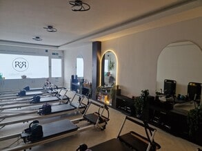 9 Tree View Ct, Liverpool to rent Interior Photo- Image 1 of 1