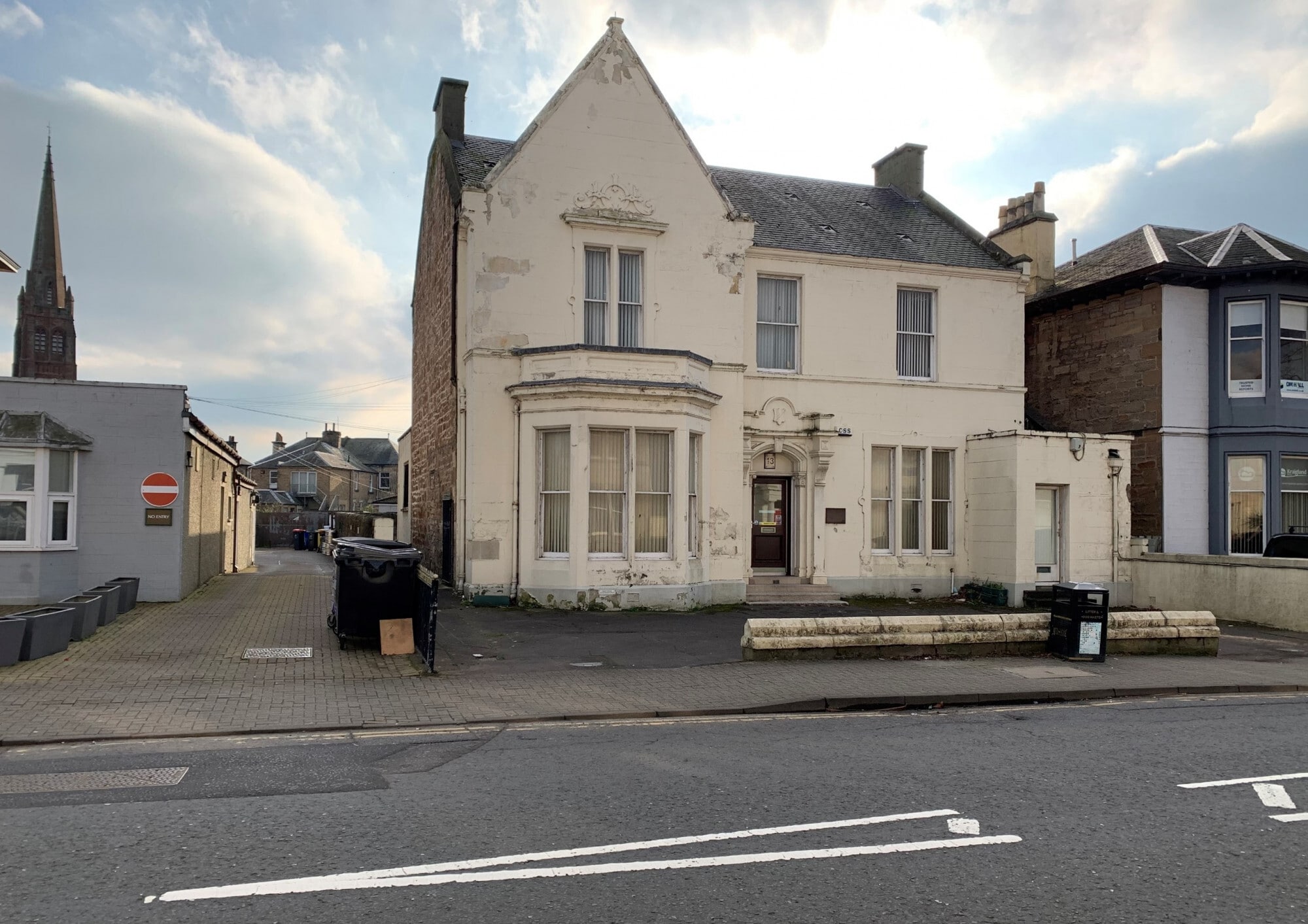 13 Miller Rd, Ayr for rent Primary Photo- Image 1 of 6