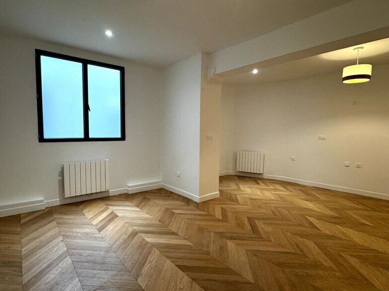 Office in Paris for sale - Interior Photo - Image 2 of 9
