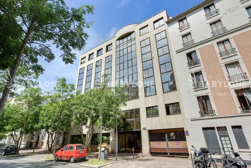 198 Avenue De Verdun, Issy-les-Moulineaux to rent - Building Photo - Image 2 of 2