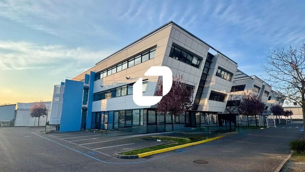 2 Rue Bartisch, Strasbourg to rent - Building Photo - Image 2 of 10