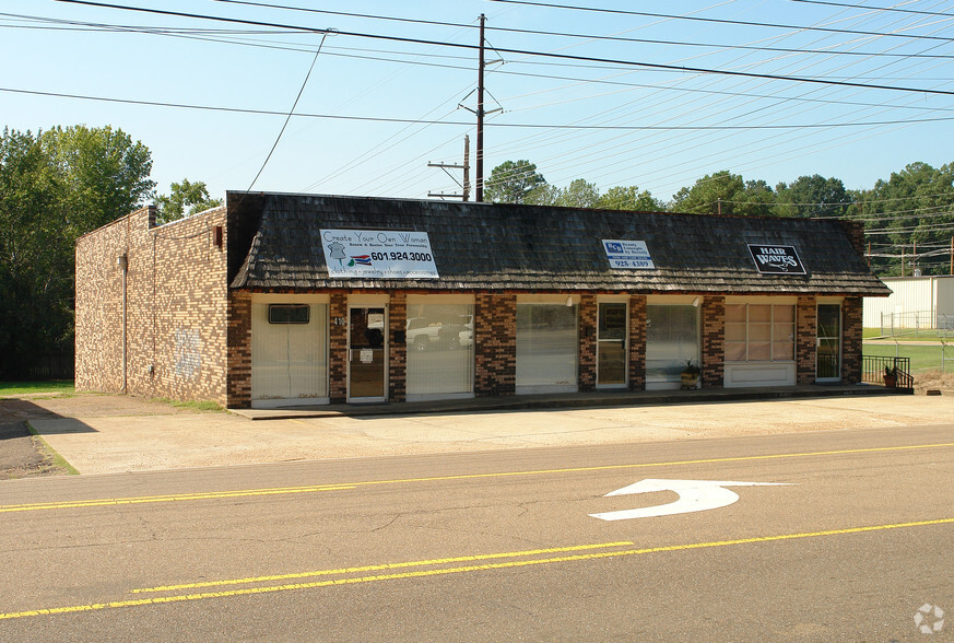 408-410 Clinton Blvd, Clinton, MS for sale - Primary Photo - Image 1 of 1