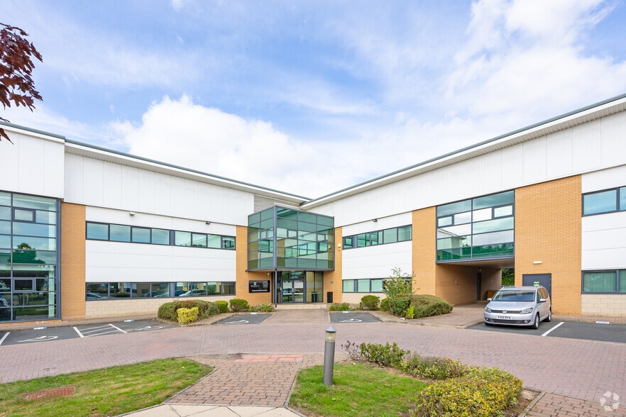 Monks Cross Dr, York to rent - Building Photo - Image 3 of 4