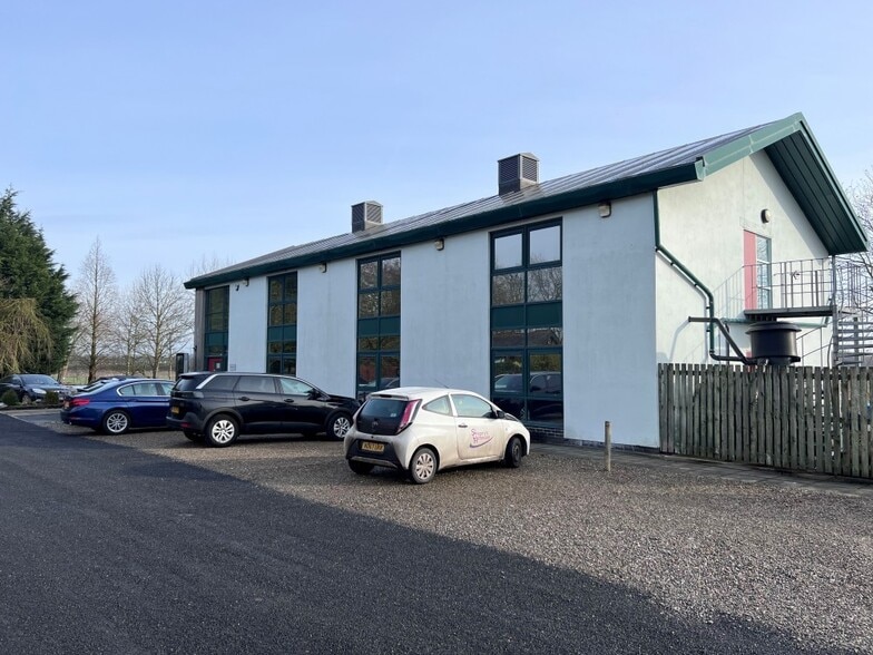 Lytham Rd, Clifton to rent - Building Photo - Image 1 of 2