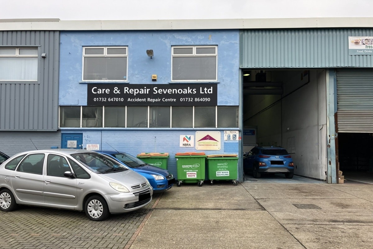 Fircroft Way, Edenbridge to rent Building Photo- Image 1 of 4