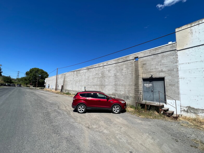 417 Midway Ave, Grand Coulee, WA for sale - Building Photo - Image 3 of 12