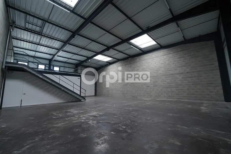 55 Rue Emile Zola, Décines-Charpieu to rent - Interior Photo - Image 2 of 9