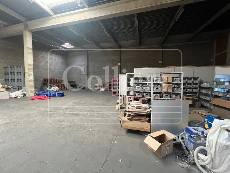 Light Industrial in Vitrolles to rent - Building Photo - Image 3 of 8