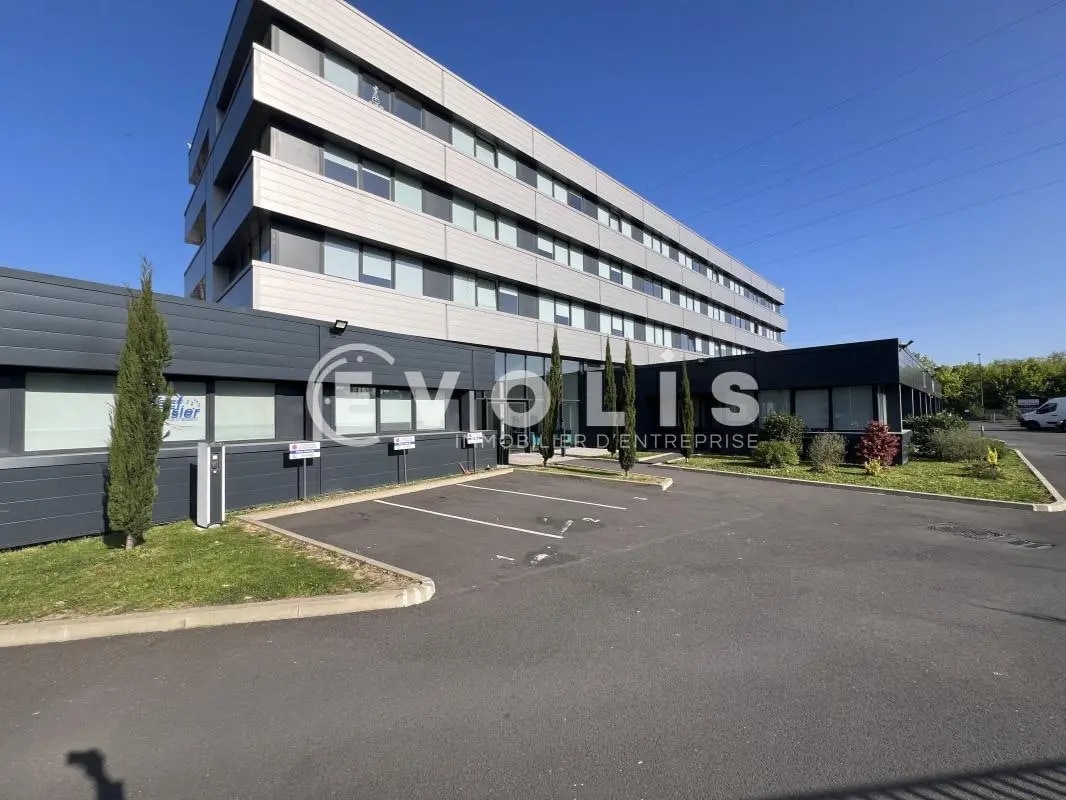 Office in Rosny-sous-Bois to rent Building Photo- Image 1 of 14