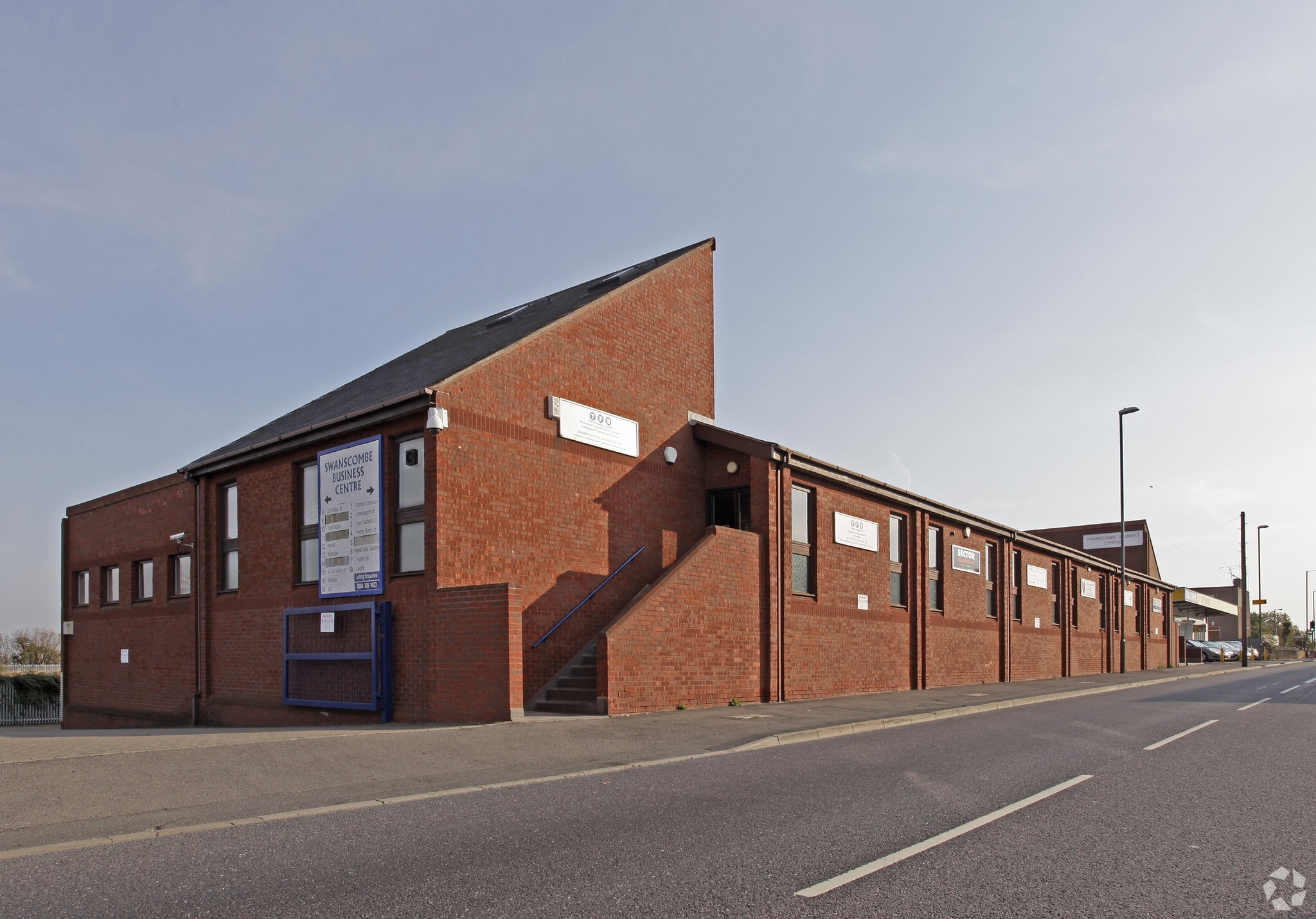 London Rd, Swanscombe for sale Primary Photo- Image 1 of 1