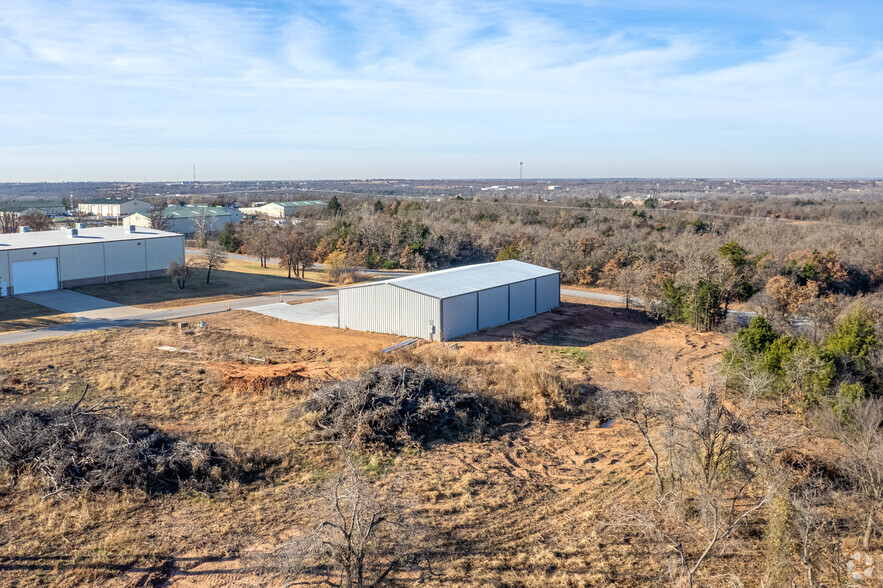 1736 Red Oak Lane, Guthrie, OK for rent - Aerial - Image 3 of 39