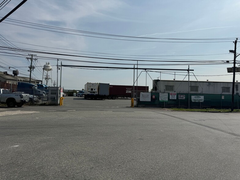 207-215 Avenue L, Newark, NJ to rent - Primary Photo - Image 2 of 10