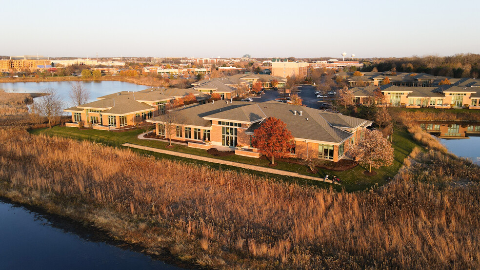 28381 Davis Pky, Warrenville, IL for sale - Primary Photo - Image 1 of 1