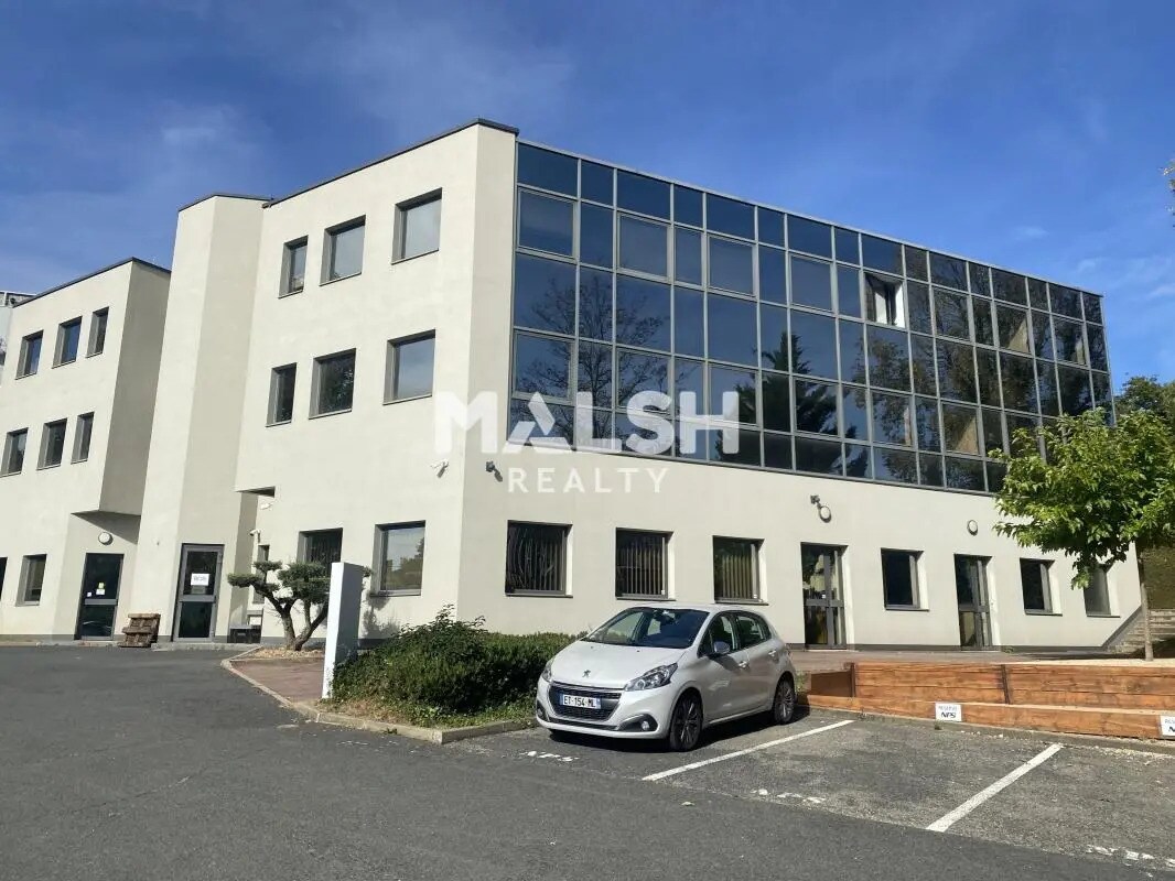 Office in Limonest to rent Building Photo- Image 1 of 13