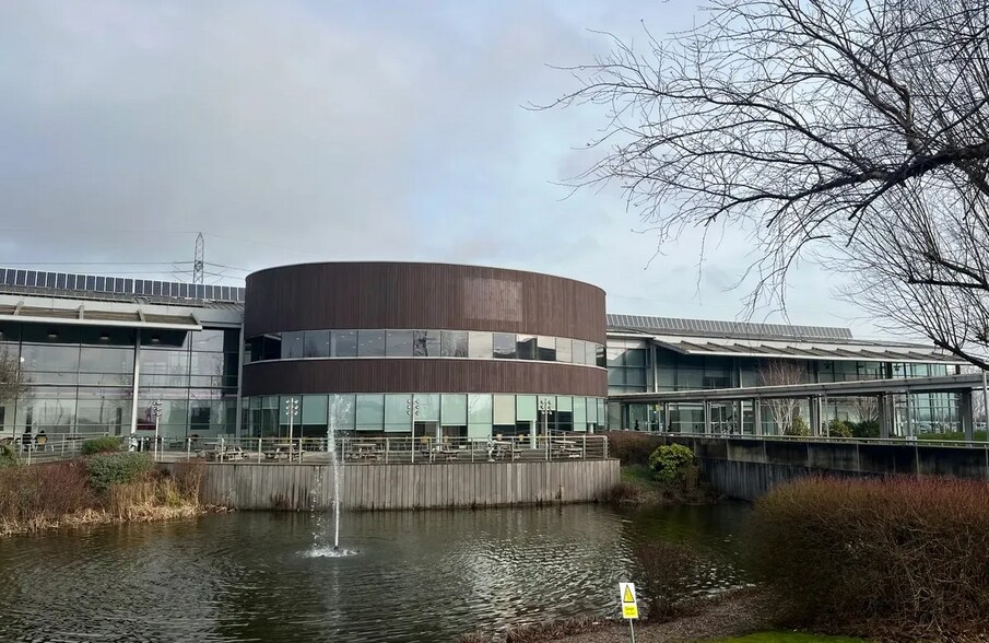 Marsh Way, Rainham for sale - Primary Photo - Image 1 of 1