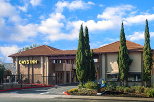 Days Inn by Wyndham Pinole Berkeley - Commercial Property