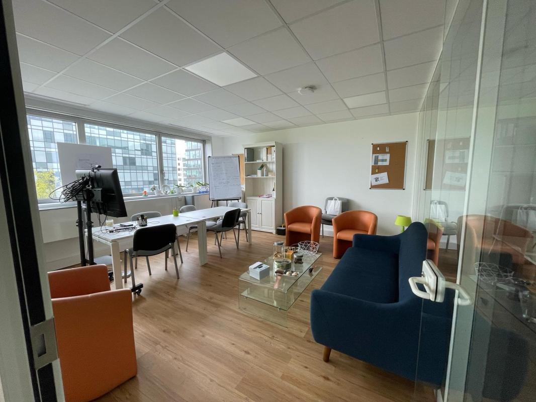 Office in Noisy-le-Grand to rent Interior Photo- Image 1 of 10