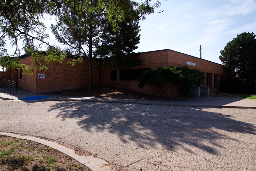 707 S Gilbert Dr, Lubbock, TX for rent - Building Photo - Image 3 of 6