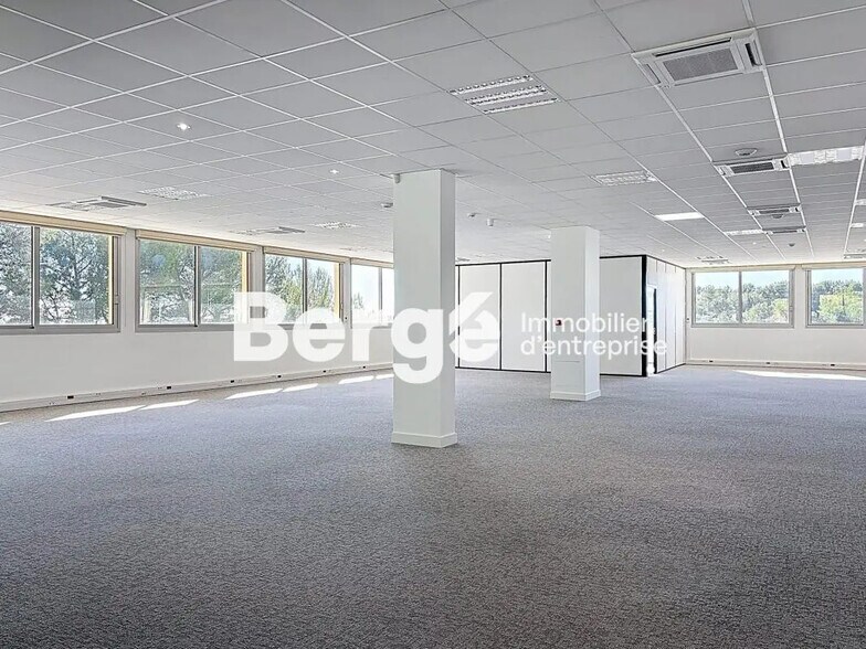 Office in Valbonne to rent - Building Photo - Image 2 of 9
