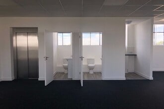 Princess Margaret Rd, Tilbury to rent Interior Photo- Image 2 of 3